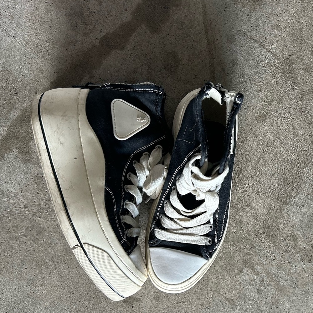 R13 sneakers